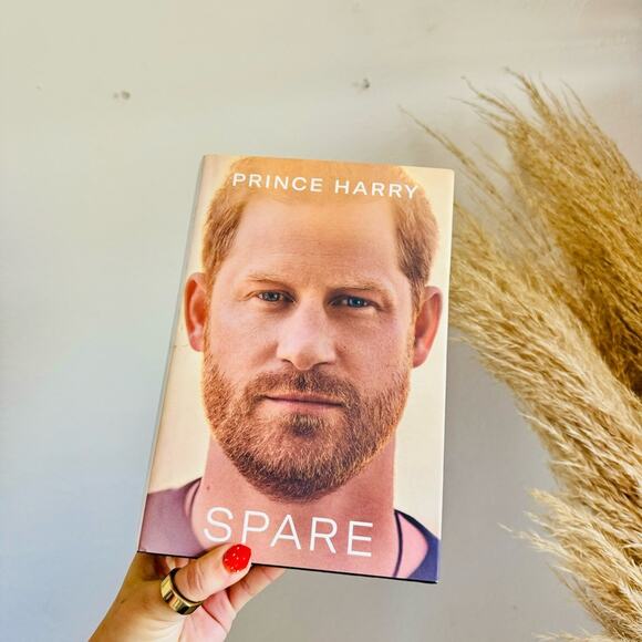 3/$20 Spare Prince Harry Hardcover Memoir Coffee Table Book White Black Beige - Picture 2 of 7